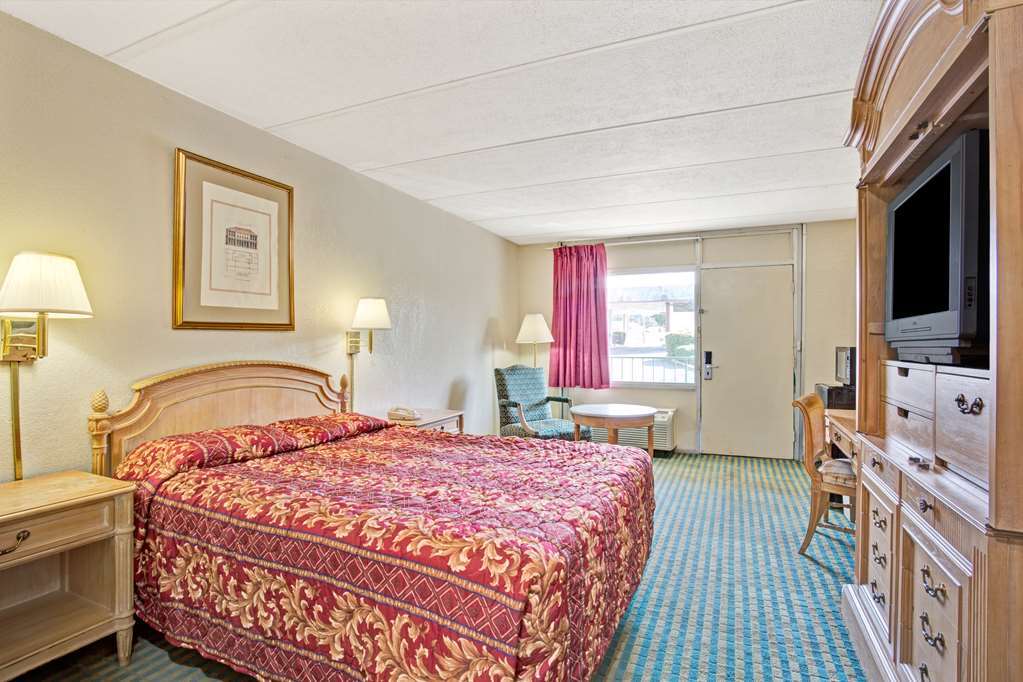 Red Roof Inn Fredericksburg North Habitación foto