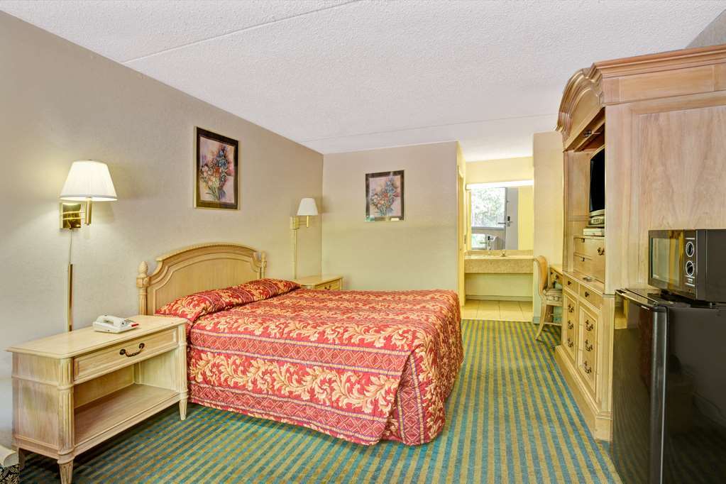 Red Roof Inn Fredericksburg North Habitación foto