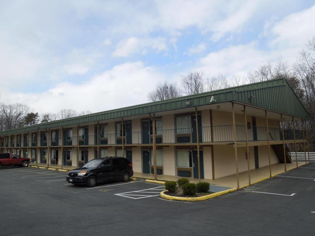 Red Roof Inn Fredericksburg North Exterior foto